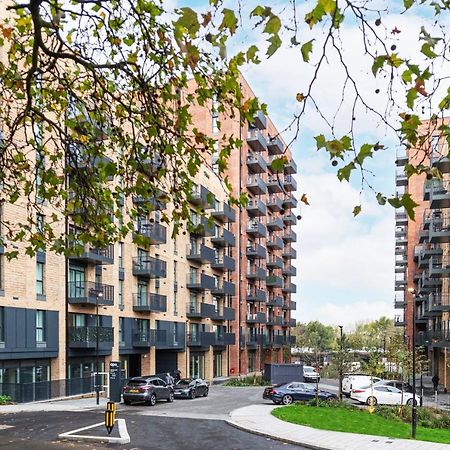 Stayo Apartments Barking Wharf ลอนดอน ภายนอก รูปภาพ