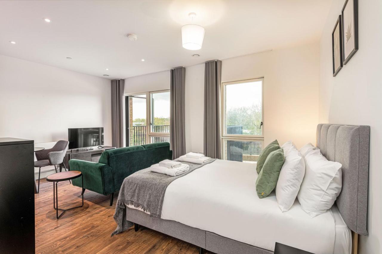 Stayo Apartments Barking Wharf ลอนดอน ภายนอก รูปภาพ