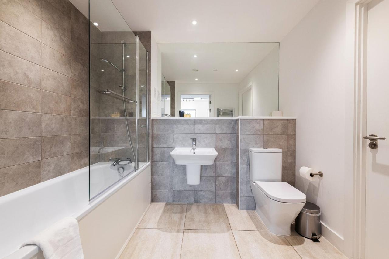 Stayo Apartments Barking Wharf ลอนดอน ภายนอก รูปภาพ