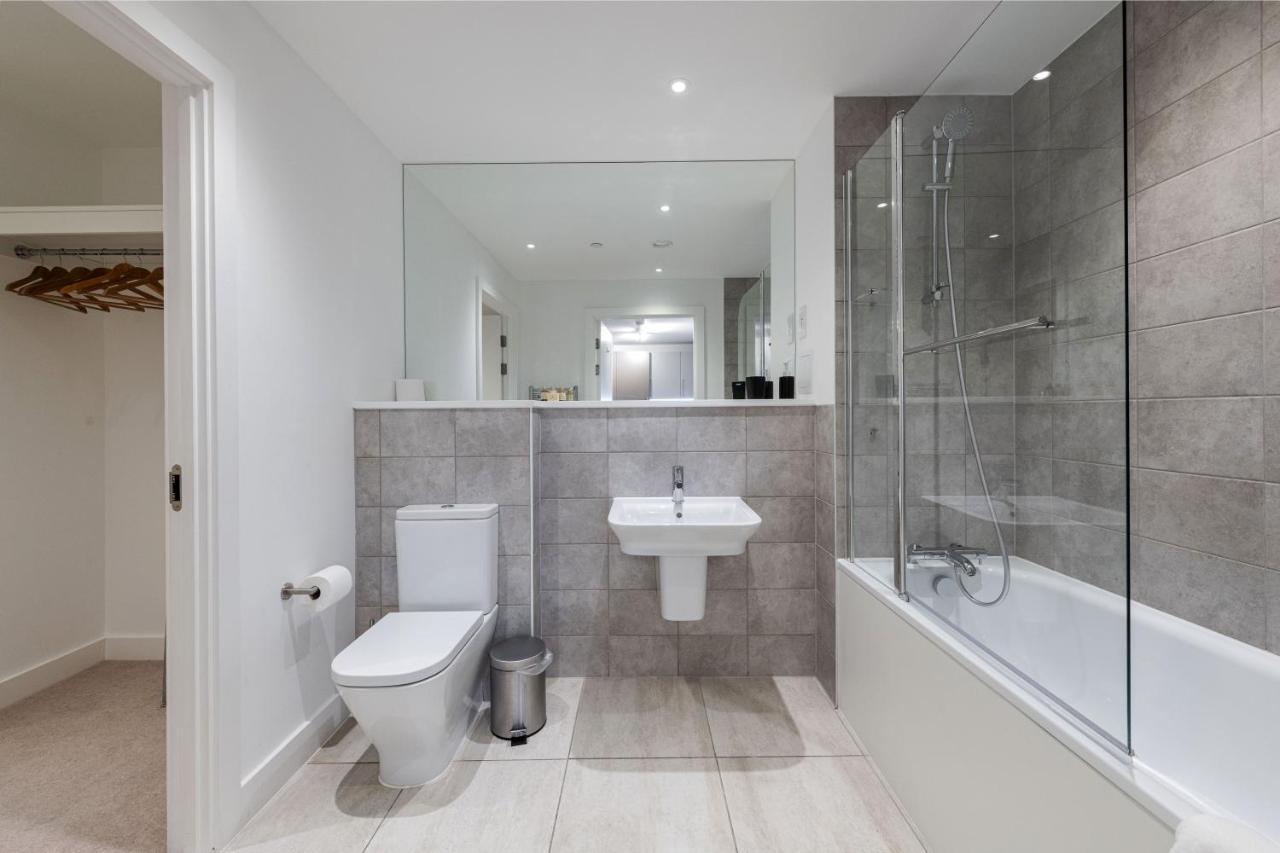 Stayo Apartments Barking Wharf ลอนดอน ภายนอก รูปภาพ