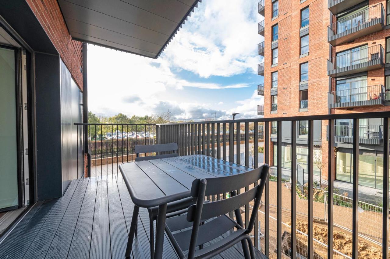 Stayo Apartments Barking Wharf ลอนดอน ภายนอก รูปภาพ