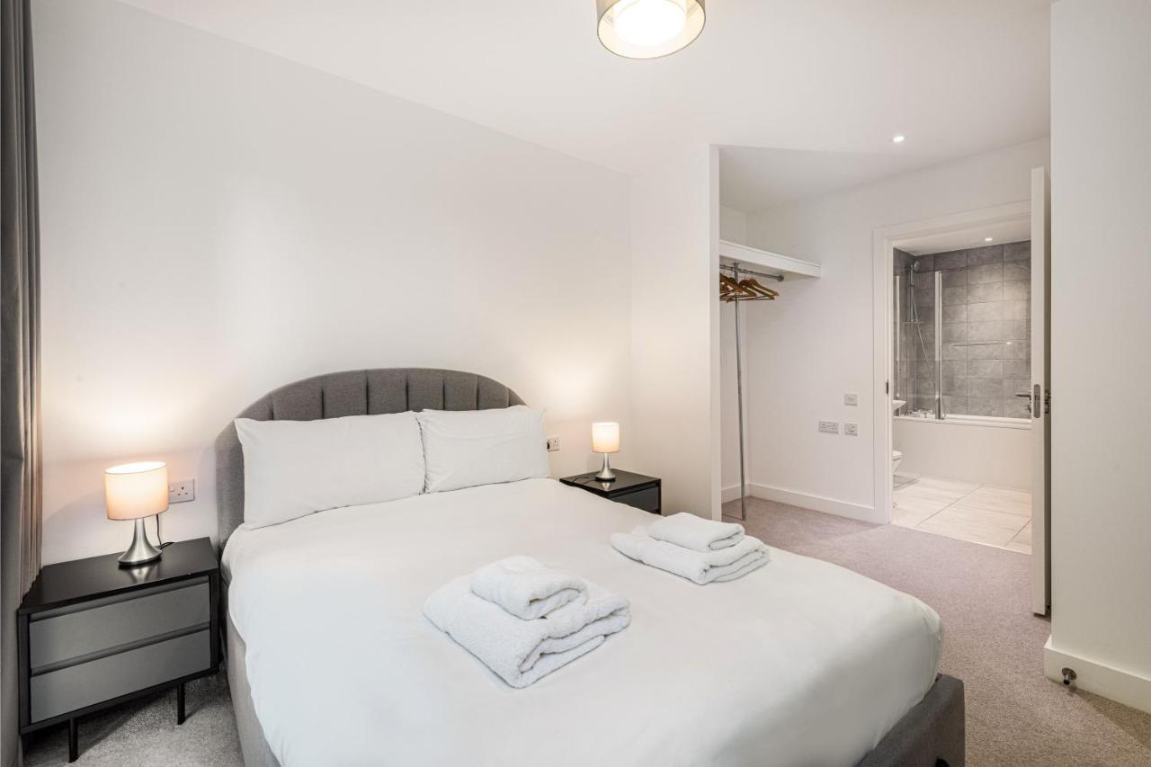 Stayo Apartments Barking Wharf ลอนดอน ภายนอก รูปภาพ